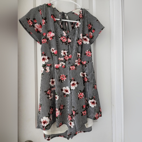 Floral Striped Romper - Picture 1 of 2